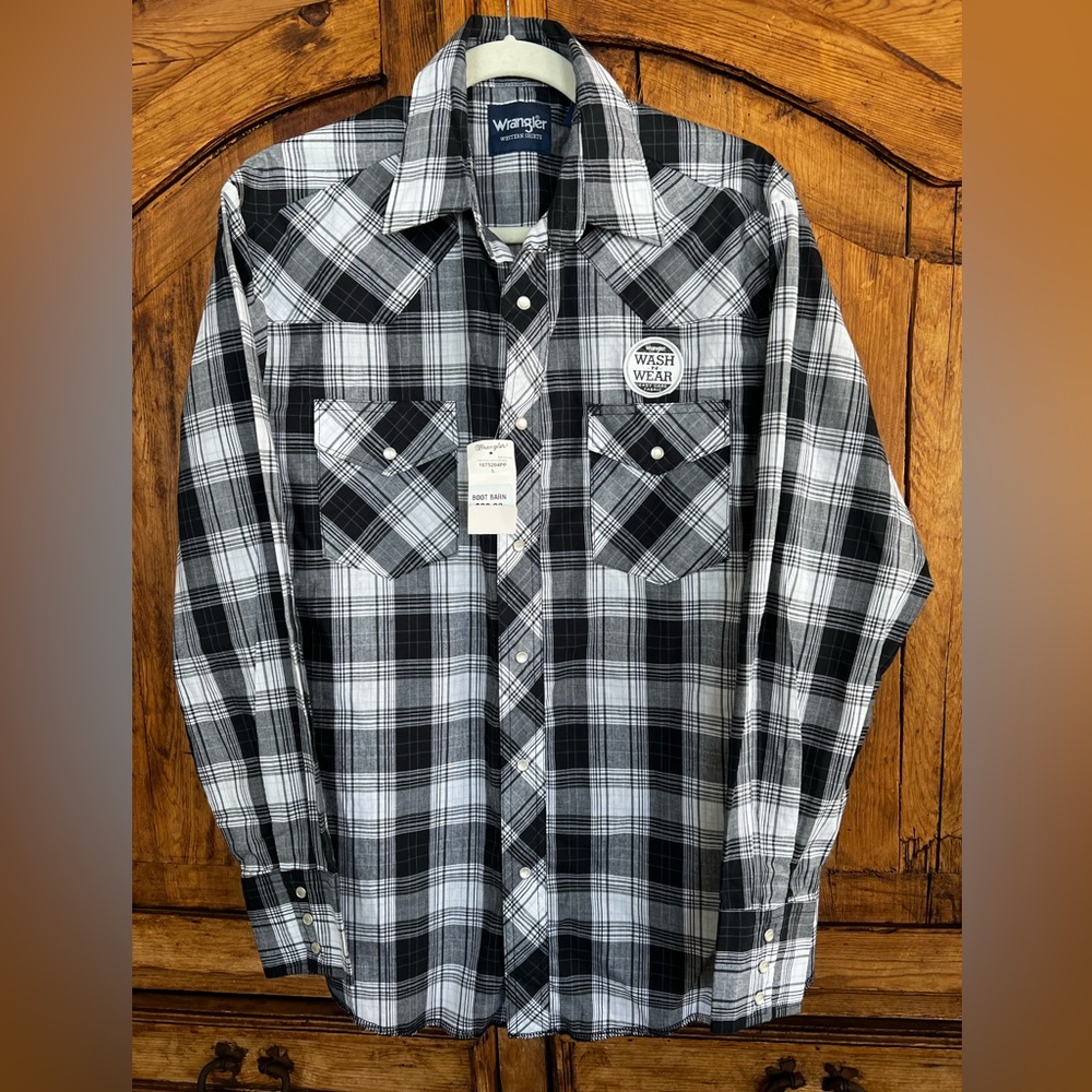 Wrangler long sleeve shirt NWT size L